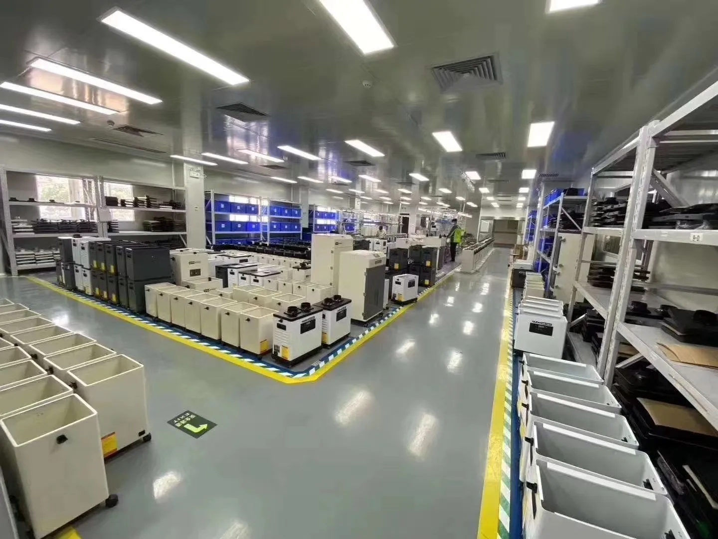 Fume extractor housings and equipment inside the Nenglang production workshop